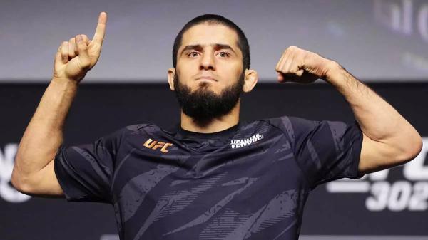 Ислам Махачев согласен на бой с Илией Топурией в Белом доме