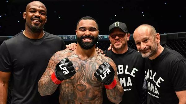 Гейбл Стивсон досрочно победил в лиге Джона Джонса и обратился к UFC