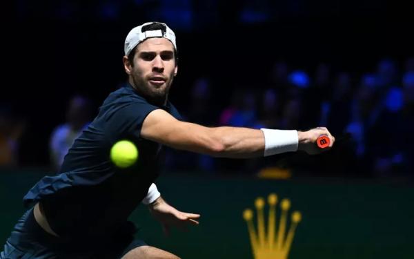 Карен Хачанов уступил Алексу де Минауру и не смог выйти в четвертьфинал "Мастерса" в Париже