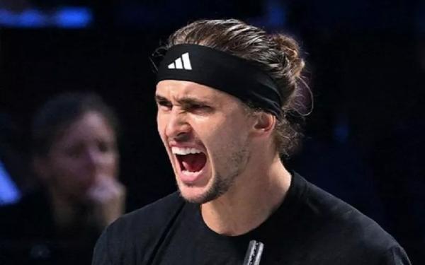 Александр Зверев обыграл Алехандро Давидович Фокину и вышел на Даниила Медведева на "Мастерсе" в Париже