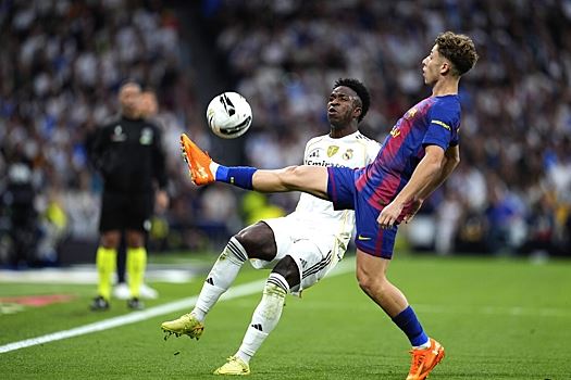 «Реал» обыграл «Барселону» в матче с отмененным голом и незабитым пенальти