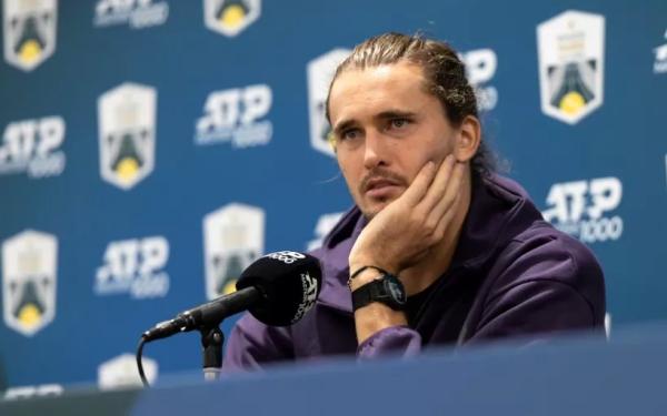 "Слышно много шума". Александр Зверев оценил новый корт на "Мастерсе" в Париже