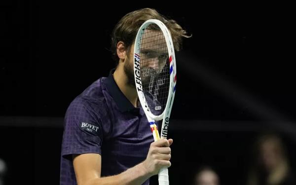 Даниил Медведев обыграл Лоренцо Сонего и вышел в четвертьфинал "Мастерса" в Париже