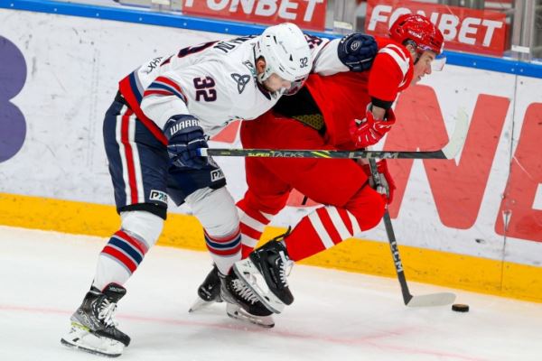 «Торпедо» подписало пробный контракт с защитником Ильёй Хохловым