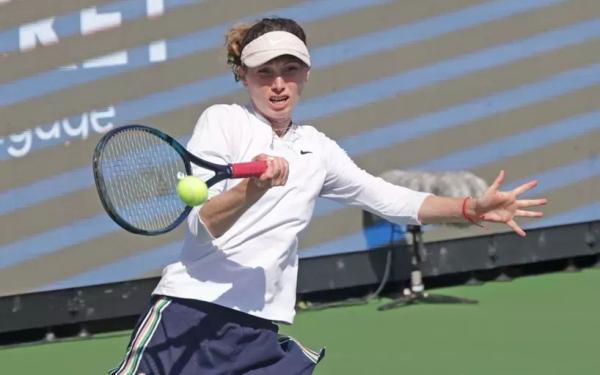 Гонконг (WTA). Кристина Букша вышла в полуфинал на отказе Белинды Бенчич