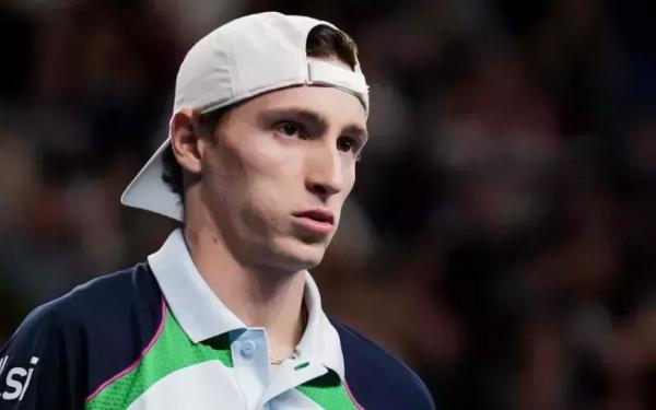 Уго Умбер снялся с "Мастерса" в Париже, у него сгорят очки за прошлогодний финал