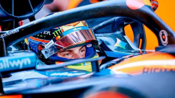 Опрос: Что происходит с Оскаром Пиастри в последних гонках?