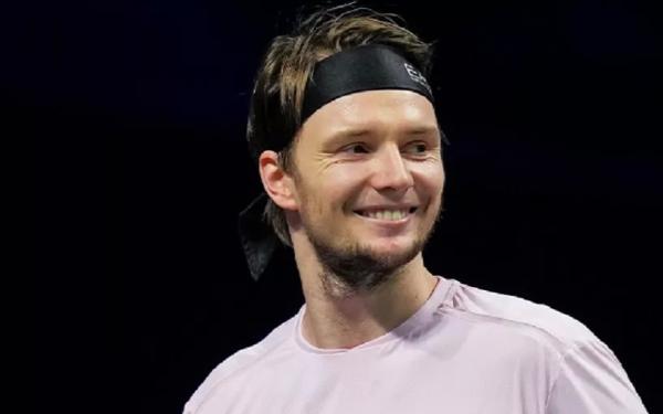 Александр Бублик обыграл Тэйлора Фрица и вышел в четвертьфинал "Мастерса" в Париже