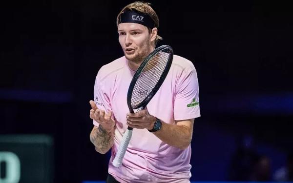 Александр Бублик назвал Корентена Муте "крысой" во время матча в Париже