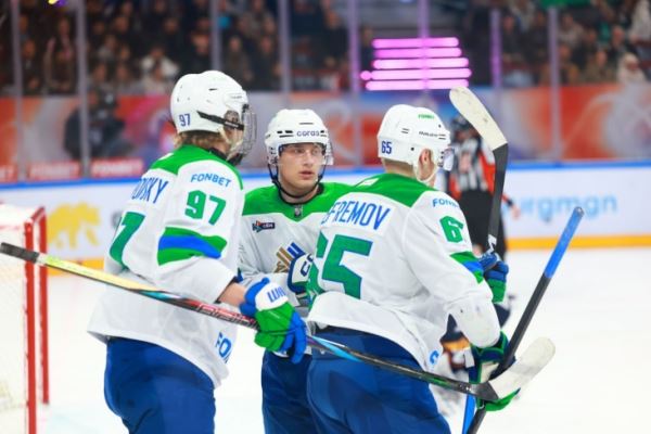 «Салават Юлаев» впервые в сезоне выиграл три матча подряд, до зоны плей-офф — три очка