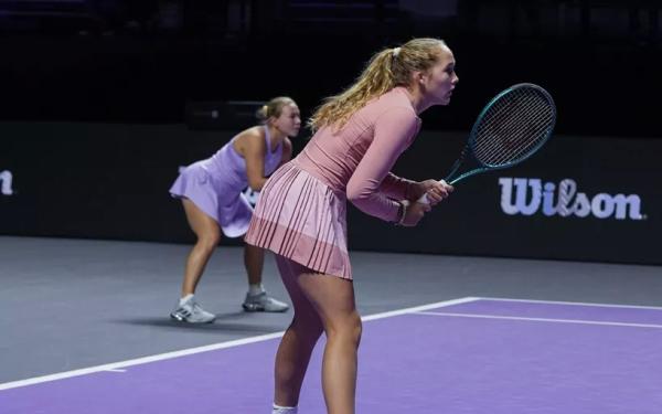 WTA Finals. Мирра Андреева и Диана Шнайдер проиграли третий матч на групповом этапе