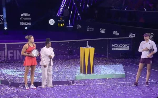 Елена Рыбакина отказалась фотографироваться с главой WTA после финала Итогового