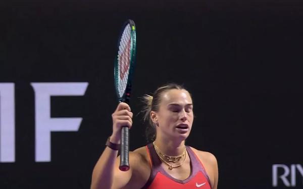 "Ты меня буквально смела с корта". Арина Соболенко обратилась к Елене Рыбакиной после финала Итогового турнира WTA