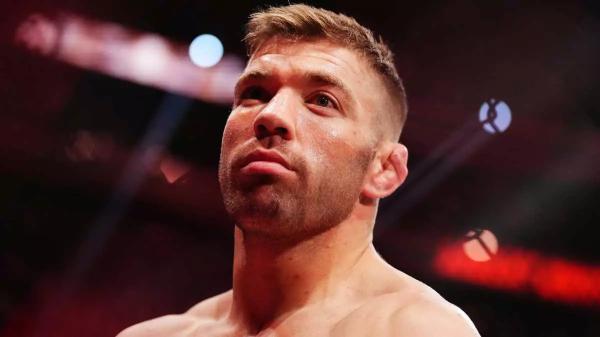 Дю Плесси: Не могу ставить против Махачева