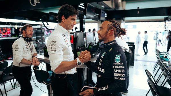 Тото Вольф – о финале сезона-2021: Один безумец лишил рекорда величайшего чемпиона