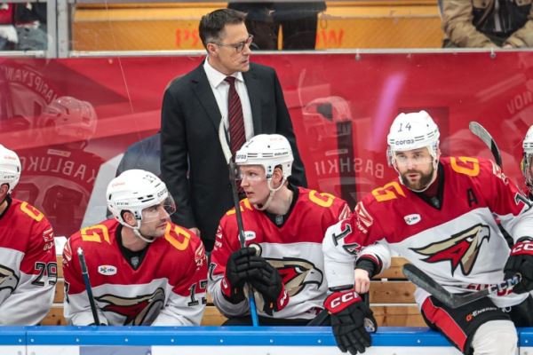 «Игроки начали переживать после гола «Адмирала». Буше высказался о поражении «Авангарда»