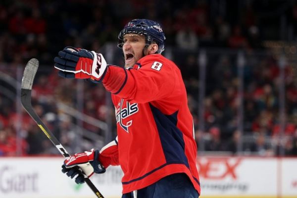 Вратарь Биннингтон — о «похищении» 900-й шайбы Овечкина: по сути, я отдал ему голевой пас