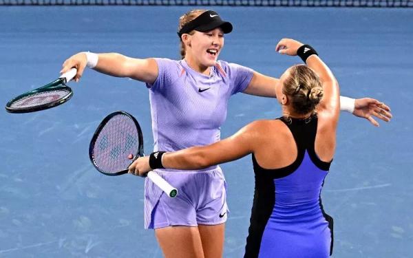 "Следующее поколение сияет ярко". WTA посвятила пост Мирре Андреевой и Диане Шнайдер