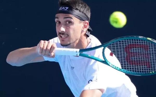 Мец (ATP). Лоренцо Сонего пробился в четвертьфинал, Артюр Риндеркнеш выбыл и другие результаты вторника