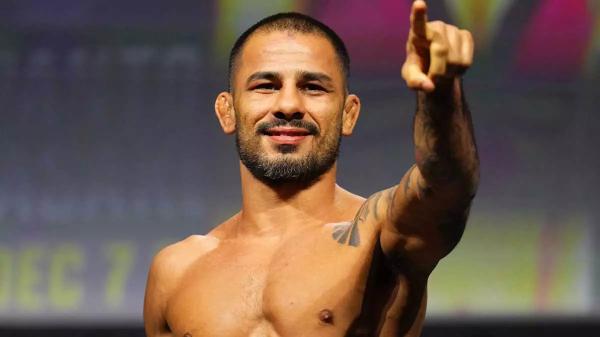 Александре Пантожа дал прогноз на бой с Джошуа Ваном: «Это лёгкие деньги»